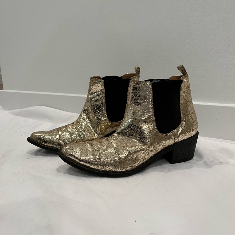 RARE Coconuts/Matisse ankle boots sz 6
